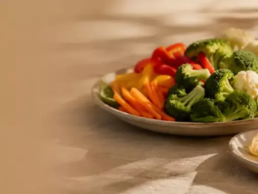 от каких продуктов толстеют — макросъёмка продуктов на льняной поверхности, Евразийская ассоциация диетологов и нутрициологов