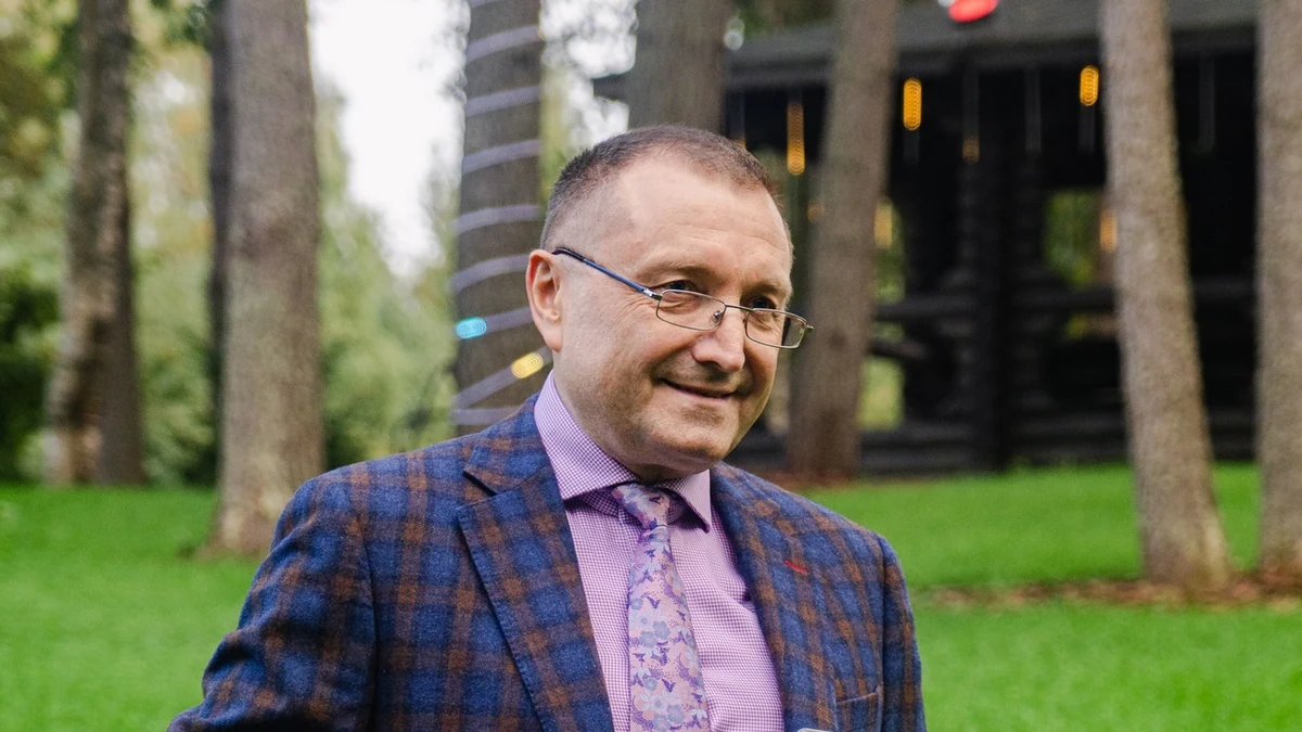 Бобровский Андрей Вениаминович, вице-президент Евразийской ассоциации диетологов и нутрициологов, разбирает, почему возникает оземпиковое лицо